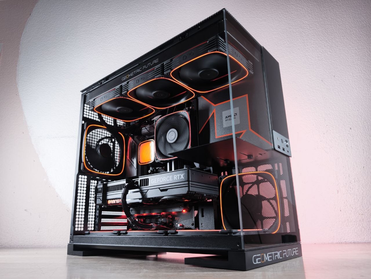 Собранный игровой ПК в корпусе с подсветкой